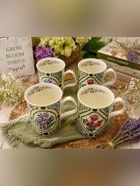 Vtg Roy Kirkham “The Herb Garden” Fine Bone China Mugs Set of 4 England Floral